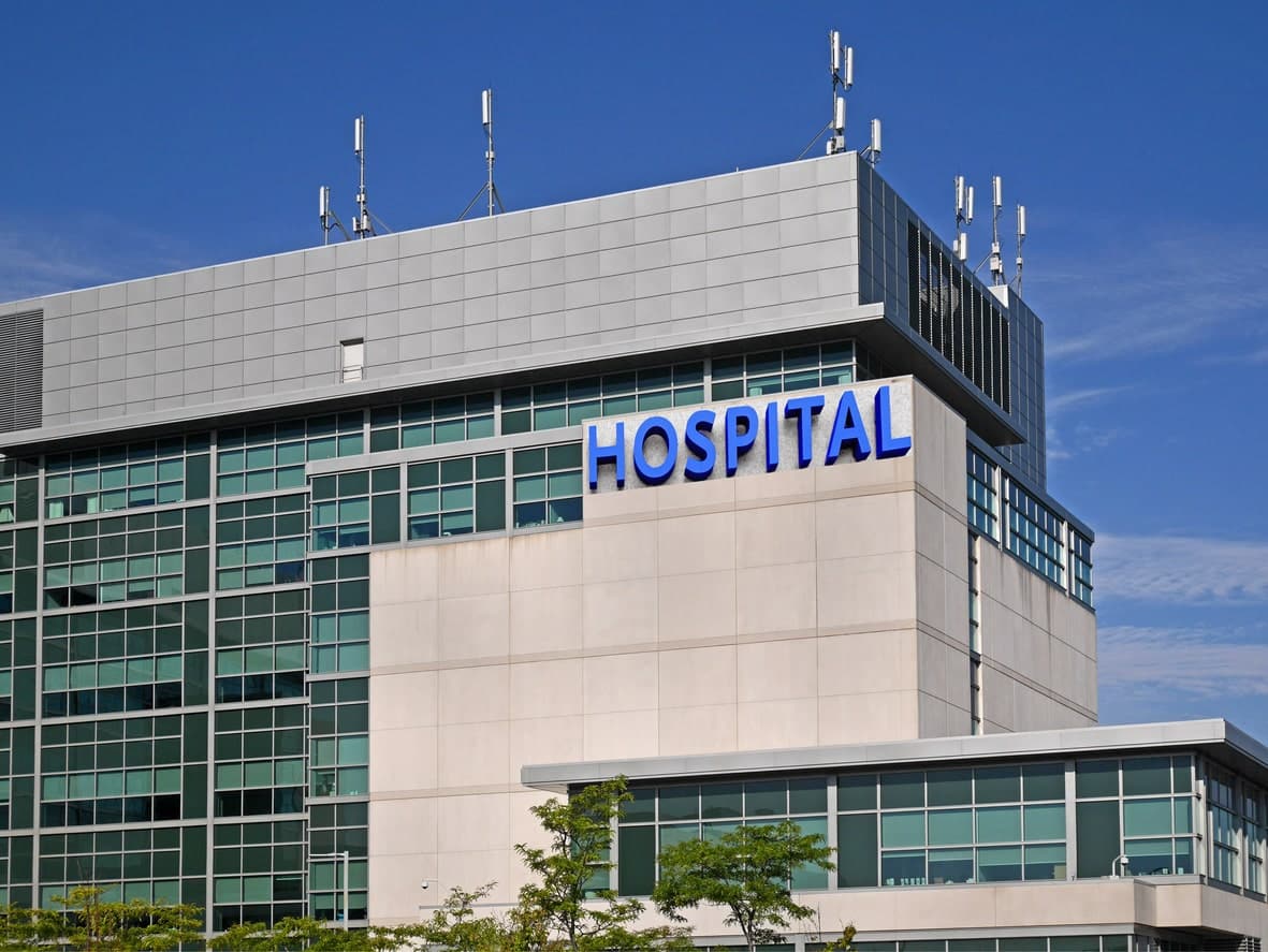 hospitals and medical centers in oakland